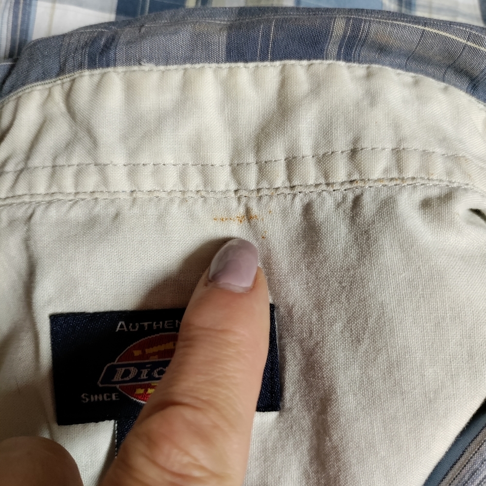 RESERVED Izod and Dickies short sleeve button-up shirts. Large. 723 - Picture 10 of 10